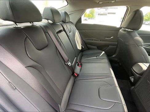 New 2025 Hyundai Elantra Limited image 26