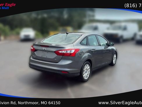 Used 2012 Ford Focus SE FWD image 5