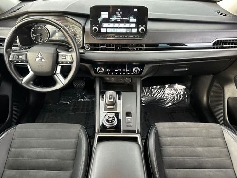Used 2024 Mitsubishi Outlander SE image 12