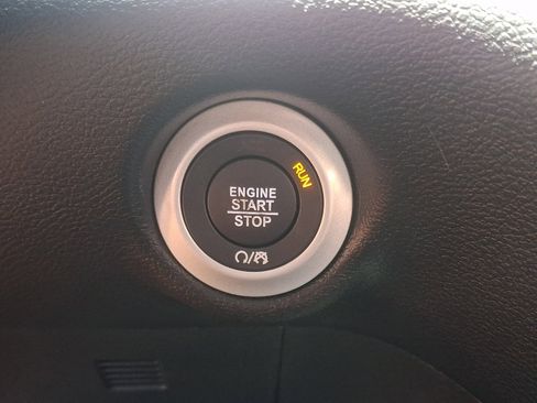 New 2027 Chrysler Pacifica Select FWD image 19