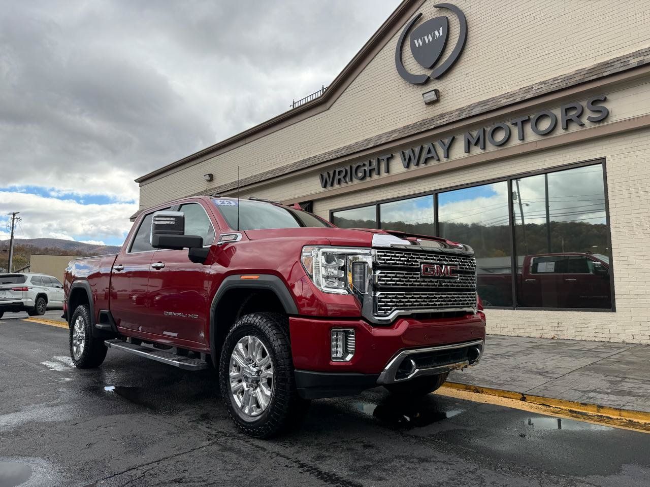 Used 2023 GMC Sierra 2500 Denali w/ Denali Ultimate Package AWD/4WD image 1