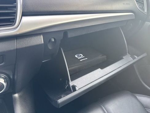 Used 2018 MAZDA MAZDA3 Touring image 38