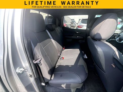 Used 2022 Toyota Tacoma TRD Sport AWD/4WD image 22