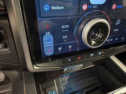 Certified 2023 Ford Expedition Platinum AWD/4WD image 13