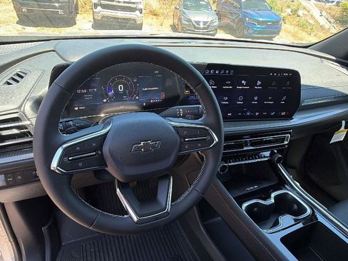 New 2026 Chevrolet Traverse LT w/ Midnight/Sport Edition FWD image 18