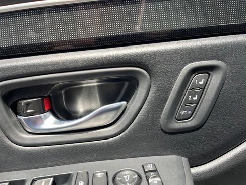 Used 2025 Honda Pilot Black Edition image 25
