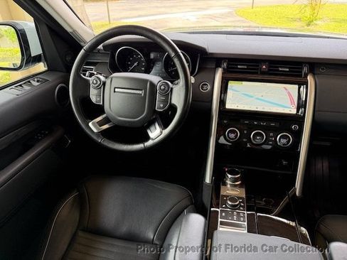 Used 2017 Land Rover Discovery HSE AWD/4WD image 7