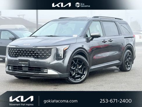 Used 2025 Kia Carnival SX image 1