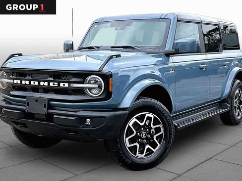 Certified 2025 Ford Bronco Outer Banks AWD/4WD image 1