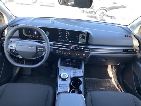 New 2026 Kia Sportage LX FWD image 21