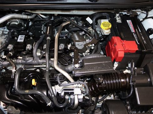 Used 2025 Nissan Sentra SV w/ SV Premium Package image 77