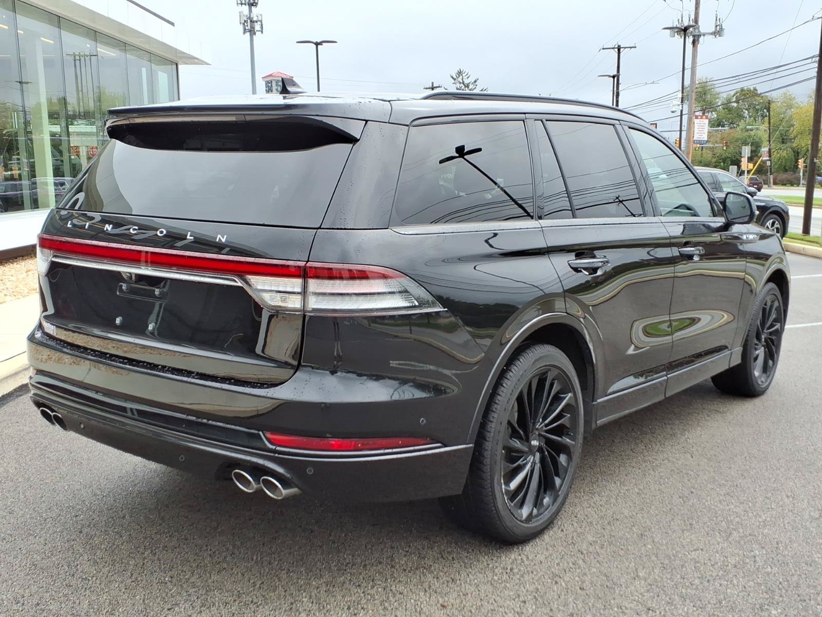 Certified 2023 Lincoln Aviator Reserve w/ Equipment Group 201A AWD/4WD image 4