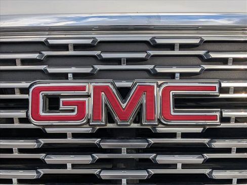 Used 2018 GMC Yukon Denali w/ Denali Ultimate Package image 23
