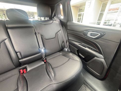 Used 2025 Jeep Compass Trailhawk AWD/4WD image 36