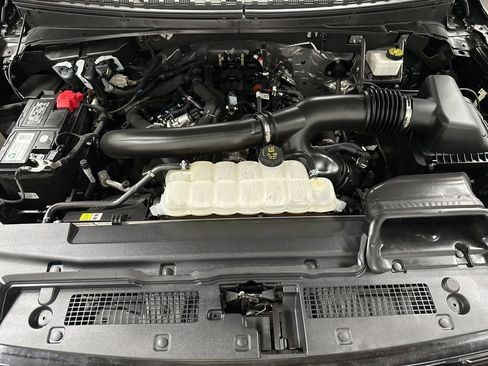 Used 2024 Ford Expedition XLT AWD/4WD image 43