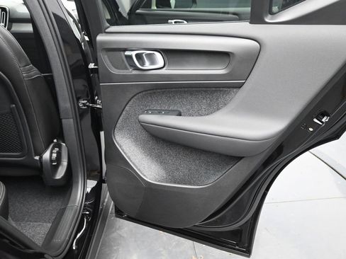 New 2025 Volvo XC40 B5 Core w/ Protection Package Premier image 31