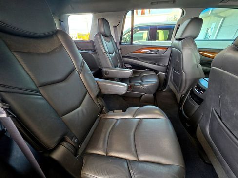 Used 2019 Cadillac Escalade Luxury AWD/4WD image 70