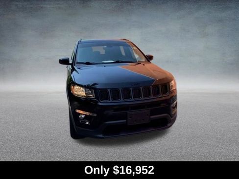 Used 2019 Jeep Compass Latitude FWD image 4