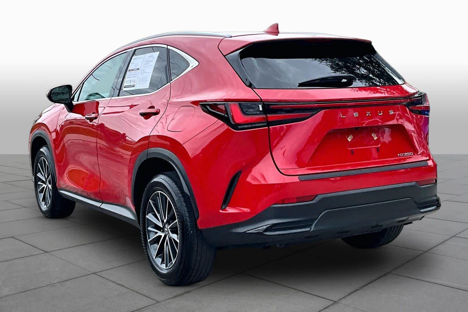 Used 2025 Lexus NX 250 FWD w/ Accessory Package (Z2) image 12