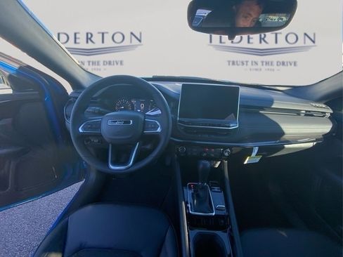 New 2026 Jeep Compass Latitude image 22