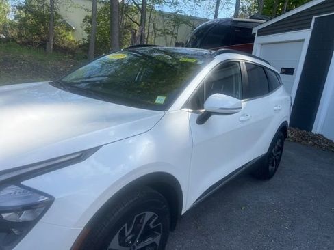 Used 2023 Kia Sportage EX AWD/4WD image 3
