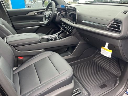 New 2026 Chevrolet Traverse LT w/ Driver Confidence Package image 29