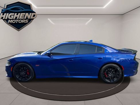 Used 2019 Dodge Charger Scat Pack w/ Technology Group RWD image 3