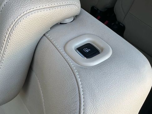 Used 2018 Mercedes-Benz GLS 550 4MATIC image 24