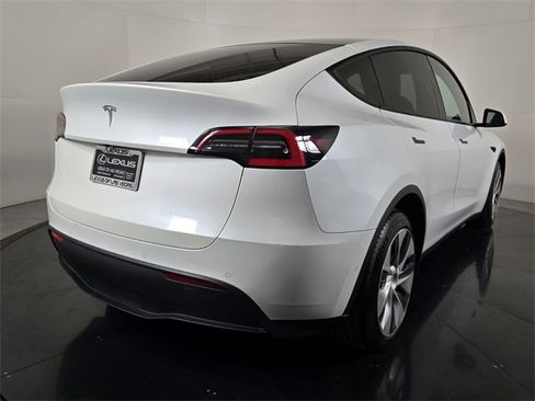Used 2020 Tesla Model Y Long Range image 6