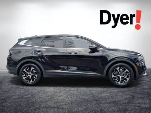 Certified 2024 Kia Sportage EX FWD image 3