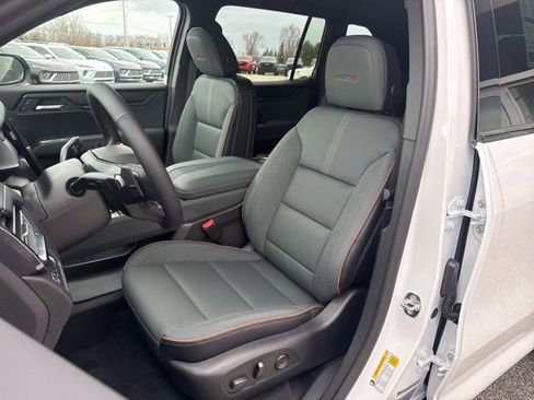 New 2026 GMC Acadia AT4 w/ Luxury Package AWD/4WD image 12