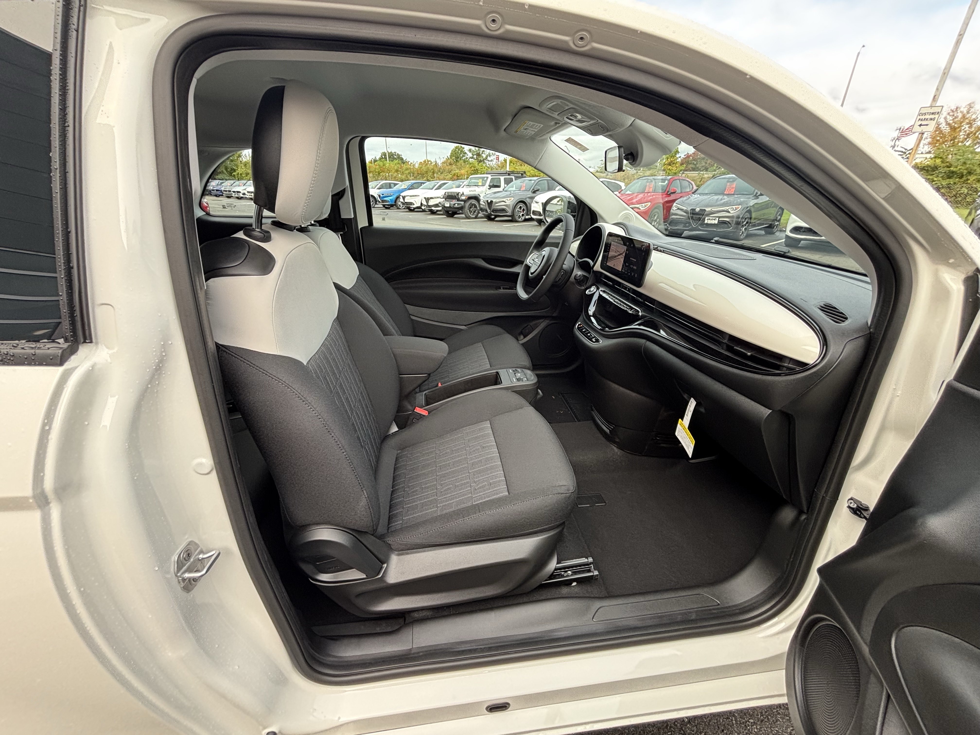 New 2026 FIAT 500 e w/ Comfort Group FWD image 31