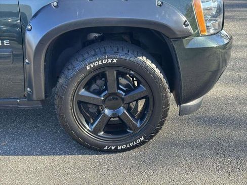 Used 2013 Chevrolet Avalanche LTZ image 10