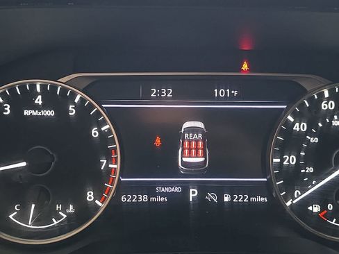 Used 2025 Nissan Pathfinder SL FWD image 25