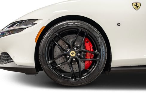 Used 2022 Ferrari Roma image 18