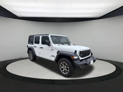 Used 2024 Jeep Wrangler Unlimited Sport AWD/4WD image 4