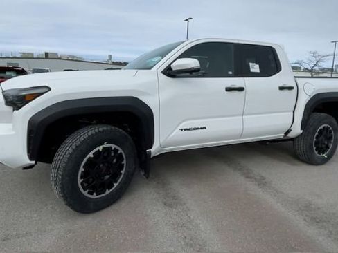 New 2026 Toyota Tacoma TRD Off-Road image 6
