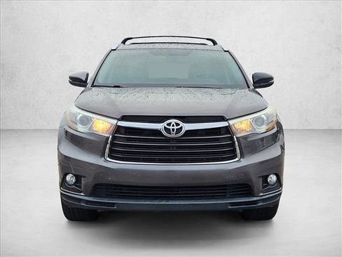 Used 2016 Toyota Highlander XLE FWD image 2