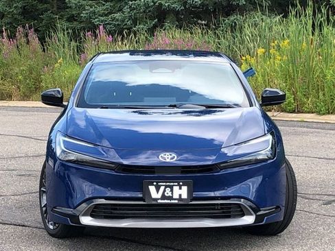 Used 2024 Toyota Prius XLE image 30
