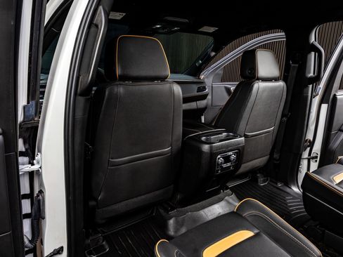 Used 2023 GMC Yukon AT4 image 31