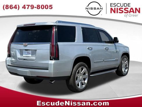 Used 2020 Cadillac Escalade Luxury AWD/4WD image 3