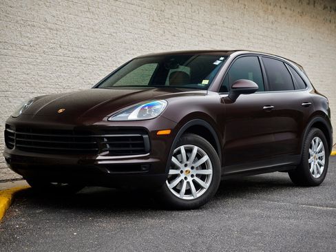 Used 2019 Porsche Cayenne AWD/4WD image 2