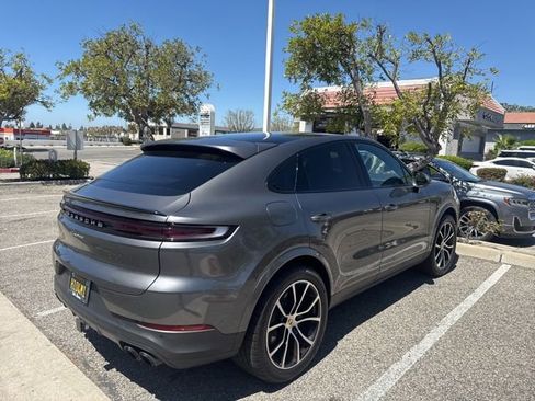 Used 2024 Porsche Cayenne Coupe image 6