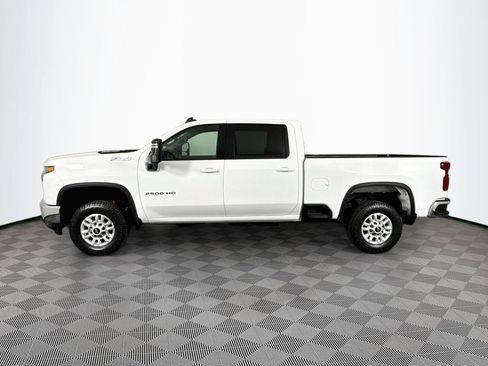 Used 2023 Chevrolet Silverado 2500 LT AWD/4WD image 4