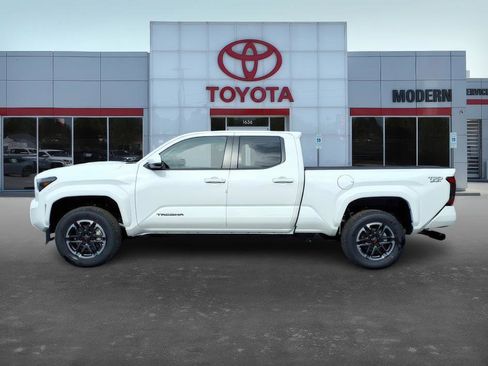 New 2025 Toyota Tacoma TRD Sport image 3
