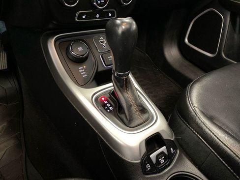 Used 2018 Jeep Compass Latitude w/ Cold Weather Group AWD/4WD image 24