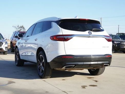 Used 2019 Buick Enclave Essence w/ LPO, Sport Appearance Package image 7