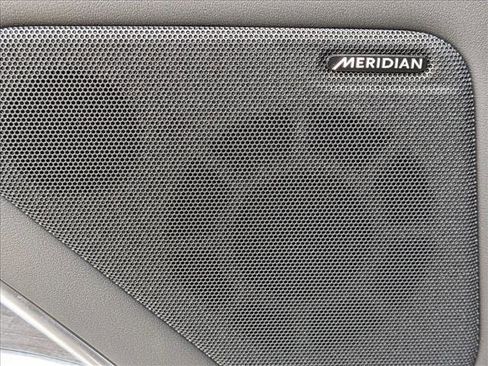 Used 2023 Land Rover Range Rover SE image 16