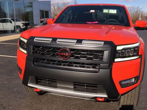 New 2026 Nissan Frontier PRO-4X w/ Pro-4x Convenience Package image 3