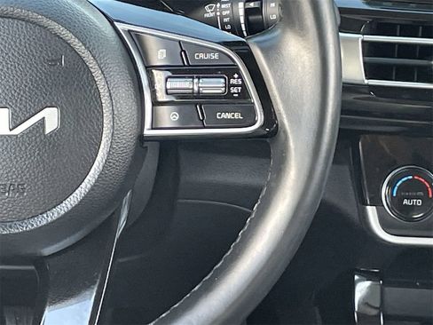 Used 2022 Kia Seltos EX image 23